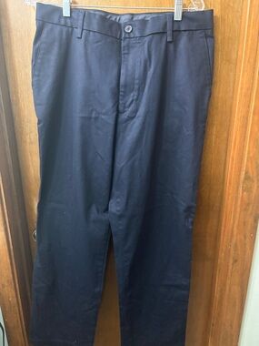 Dockers Men's Classic Navy Dress Pants. 32/30